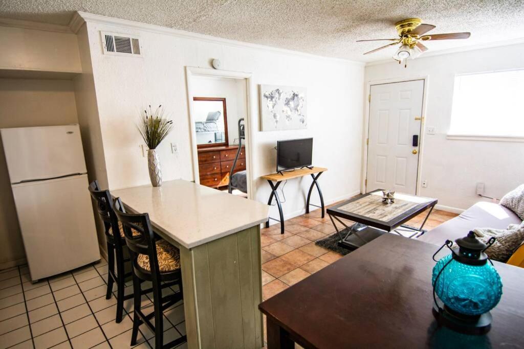 Central Automobile Alley Modern 1Bdr - Wifi Oklahoma City Buitenkant foto